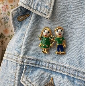 Vintage Couple Brooch Gold Enamel Figural Retro Novelty Kitsch Retro Charming